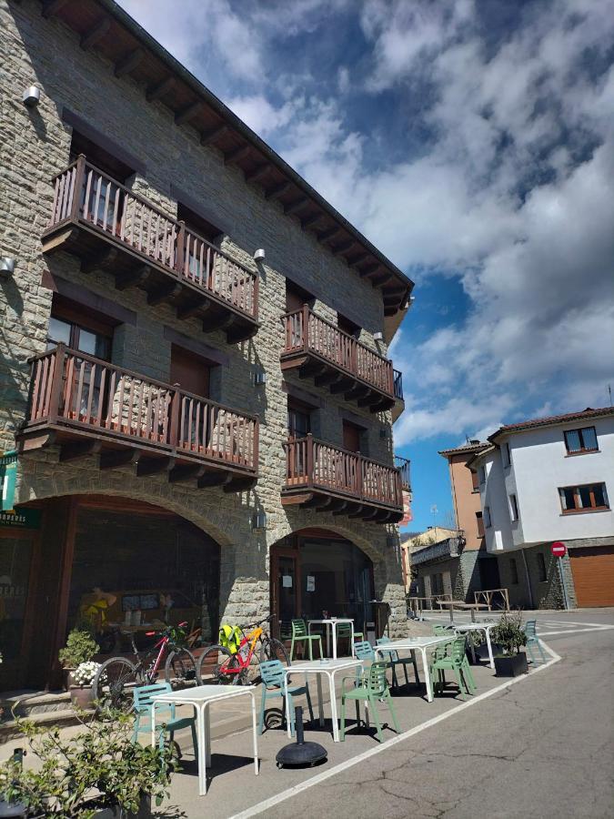 Hostal Cabrerès Cantonigros Extérieur photo