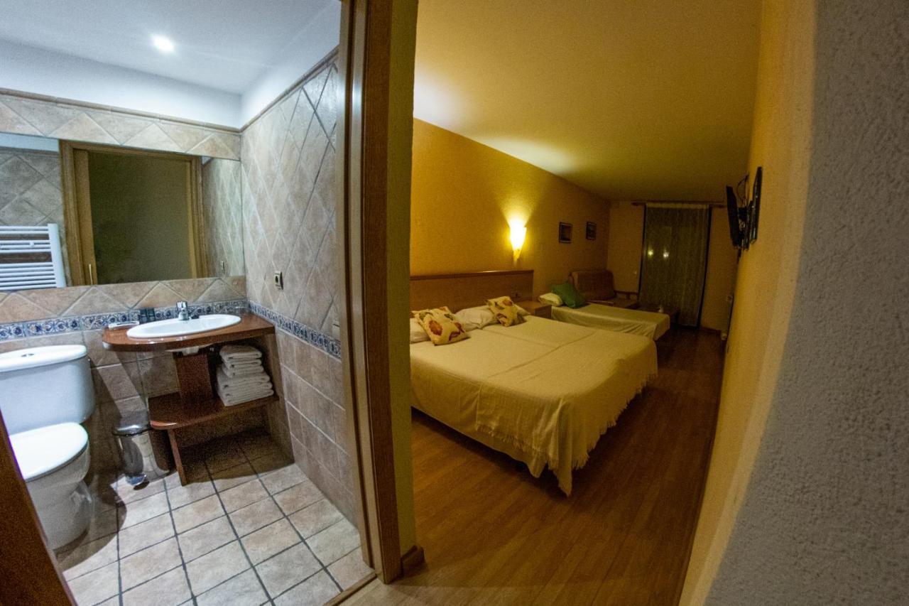 Hostal Cabrerès Cantonigros Extérieur photo