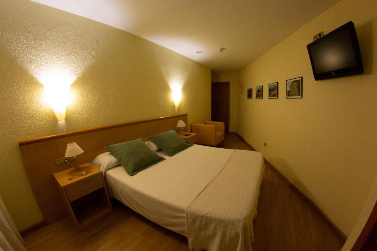 Hostal Cabrerès Cantonigros Extérieur photo