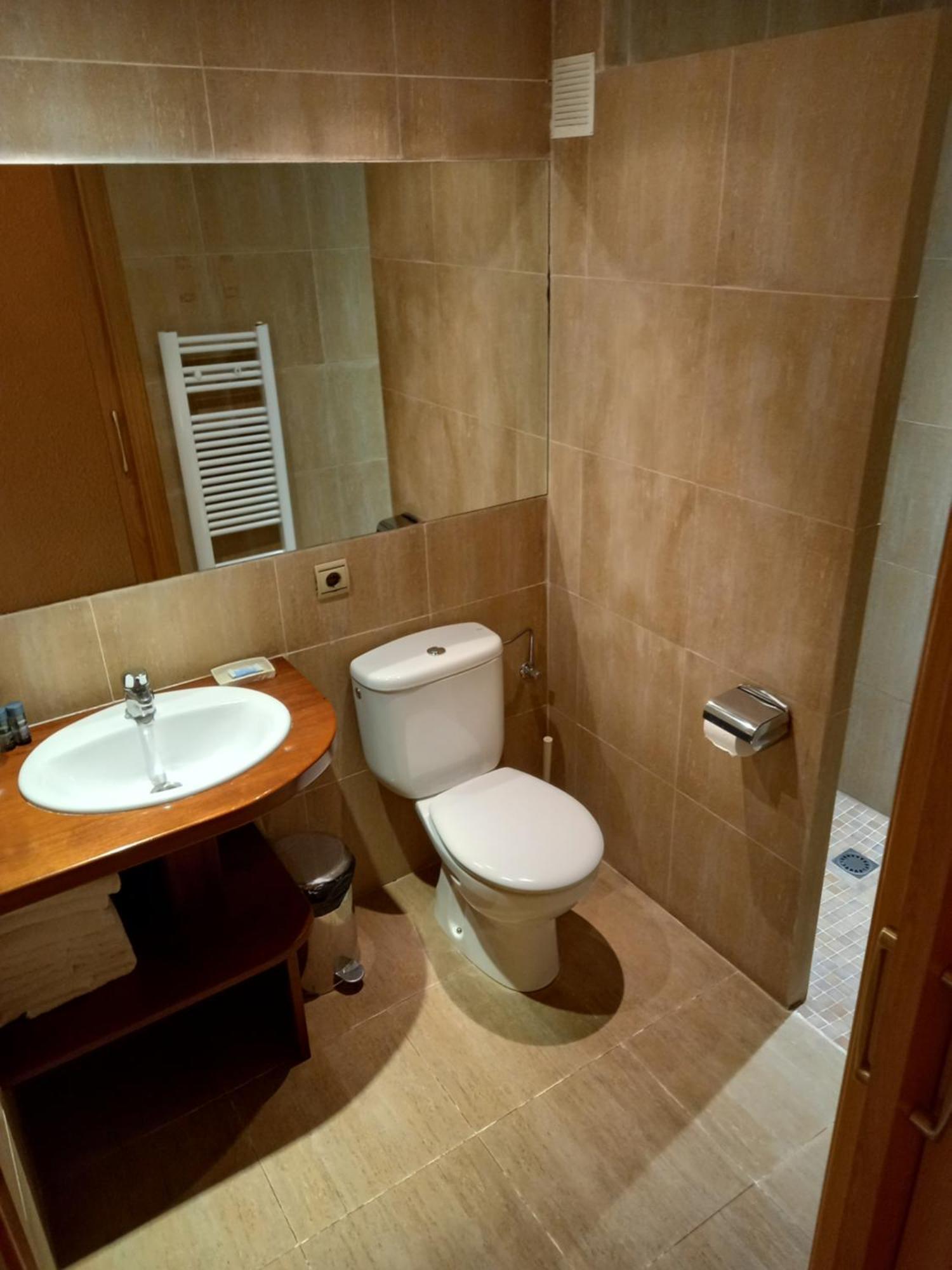 Hostal Cabrerès Cantonigros Extérieur photo