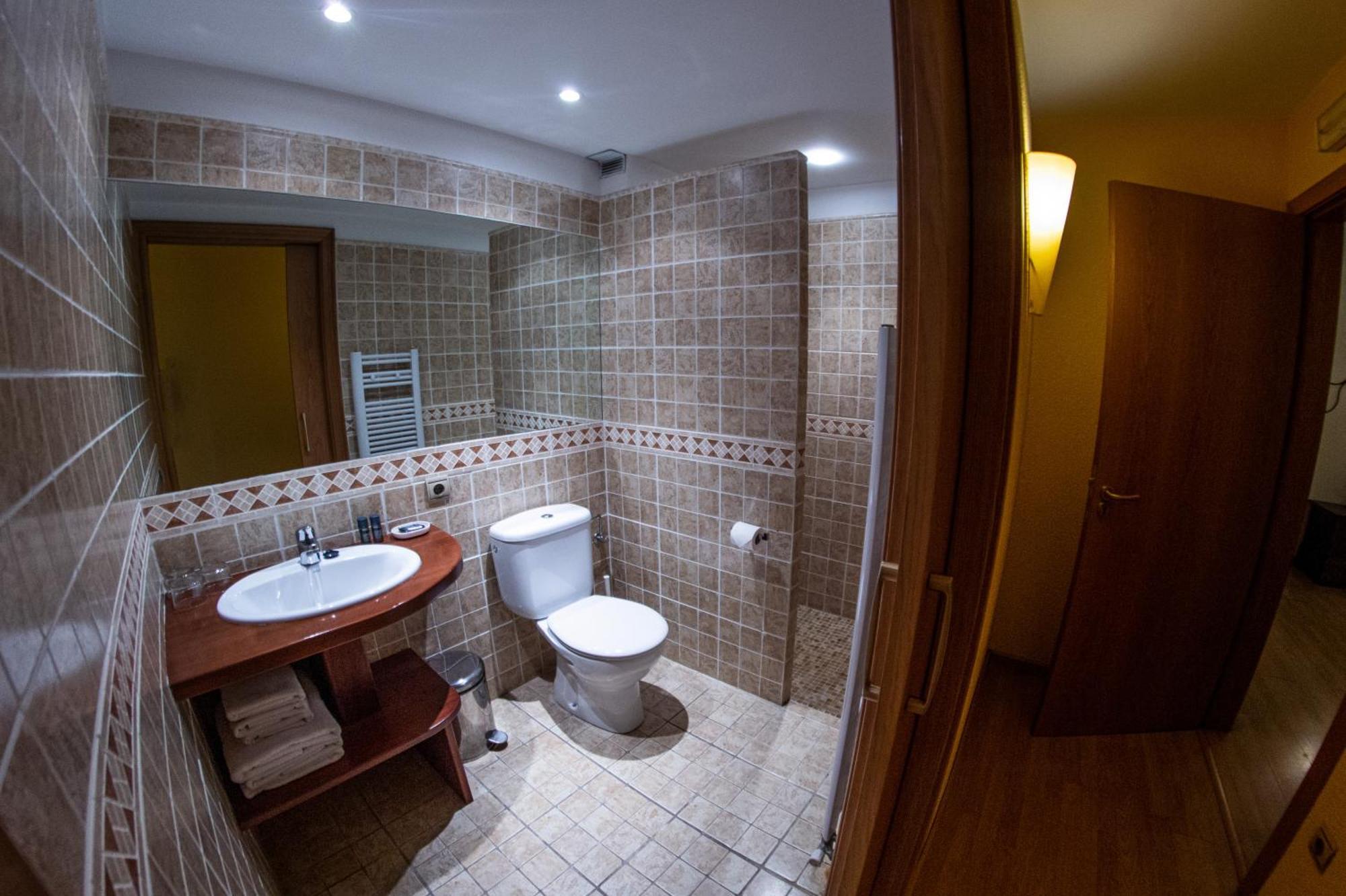 Hostal Cabrerès Cantonigros Extérieur photo